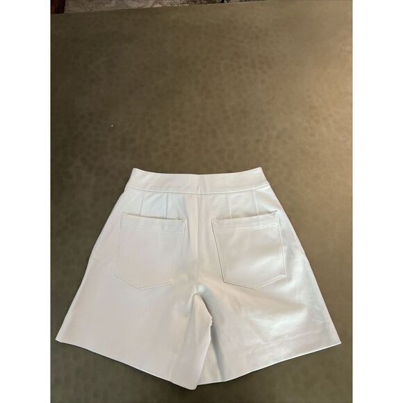 Spanx 20375 Sz Medium On the Go 6" Shorts Classic White Silver Lining Technology - Picture 3 of 16